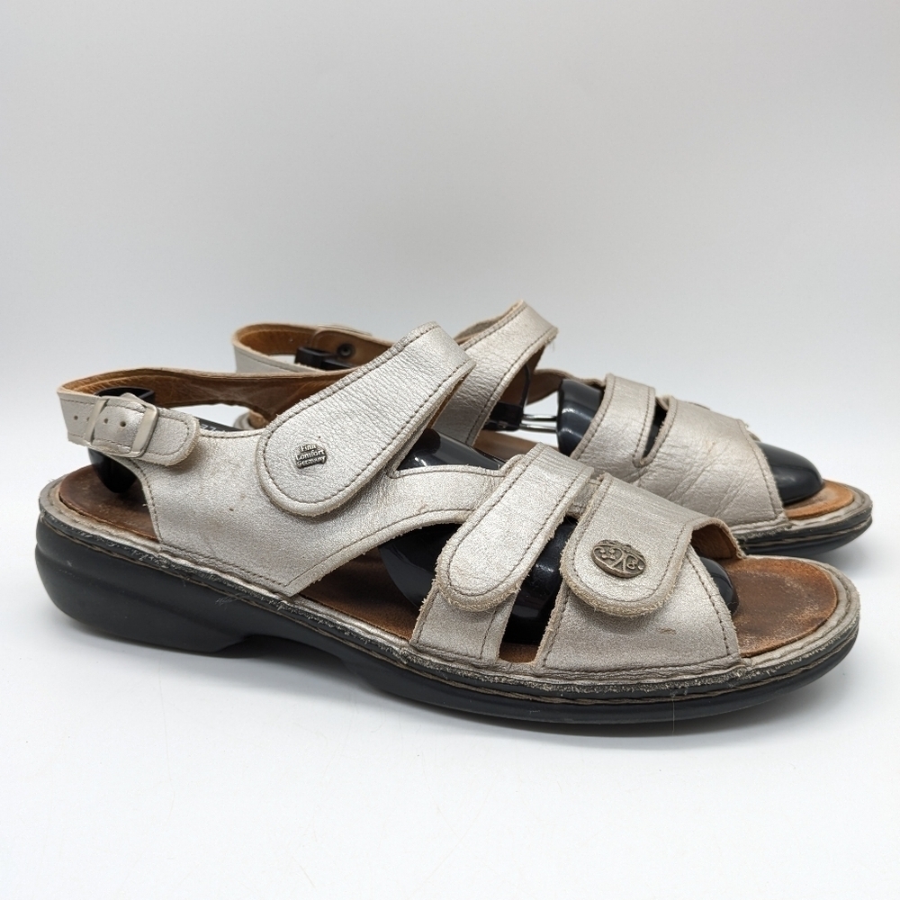 Finn Comfort Gomera shiny silver tone leather sandal 42